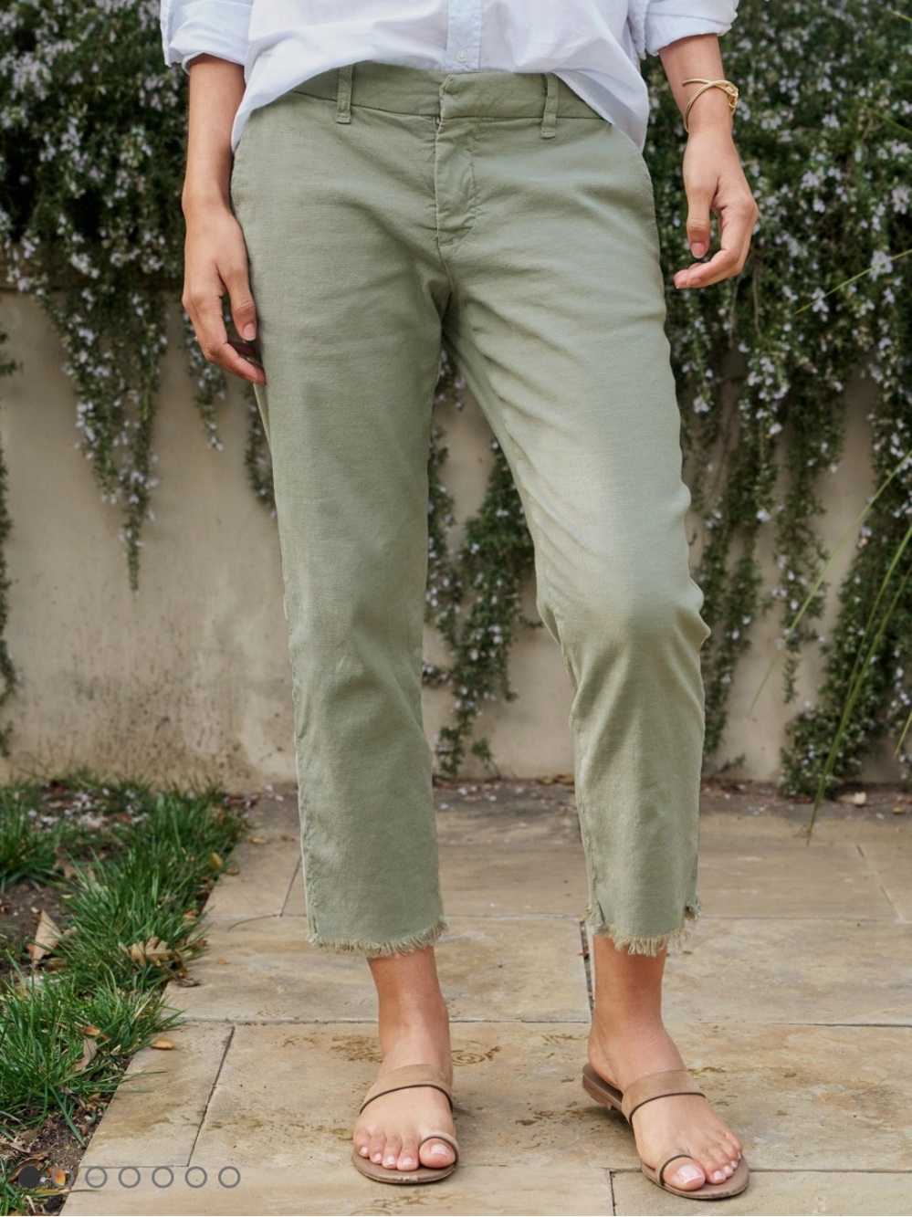 Frank & Eileen Wicklow Italian Chino Capri Trouser in Sage. Size 2. Retail $298